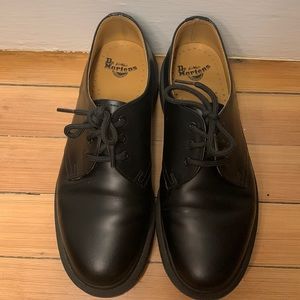Doc Martens black leather oxfords